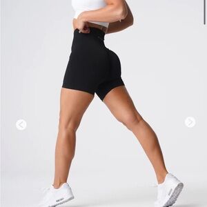 NWOT NVGTN solid seamless bike shorts